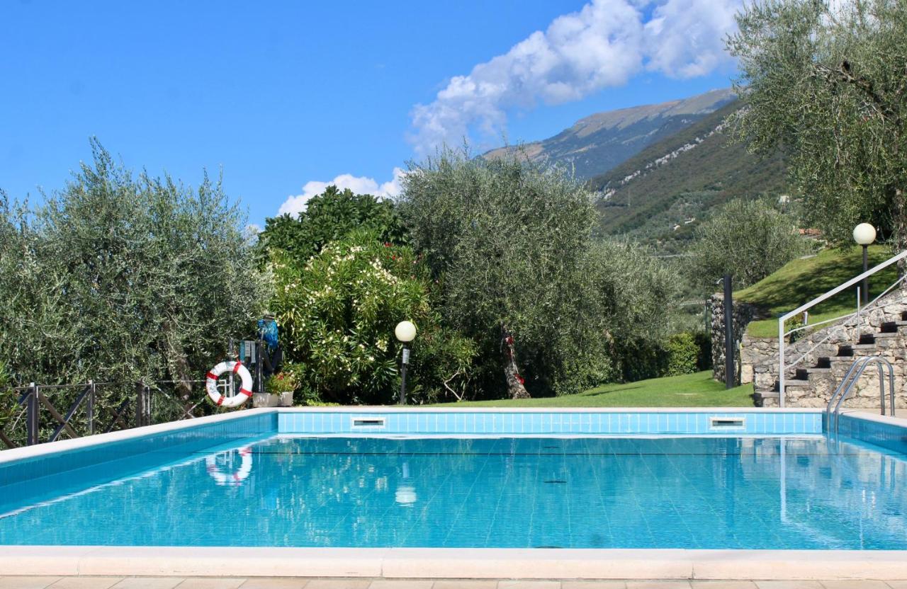 Appartamento Venzo Brenzone sul Garda Bagian luar foto