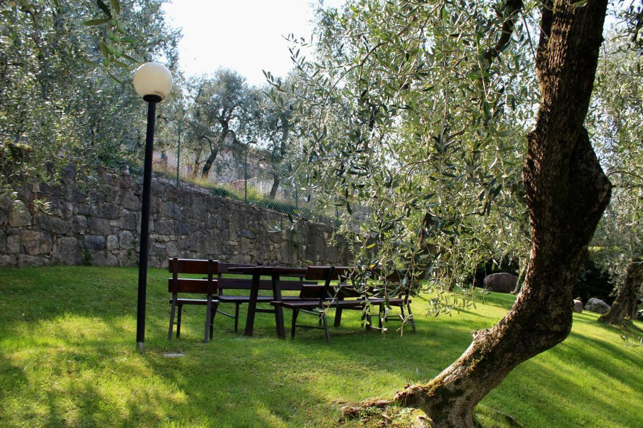 Appartamento Venzo Brenzone sul Garda Bagian luar foto