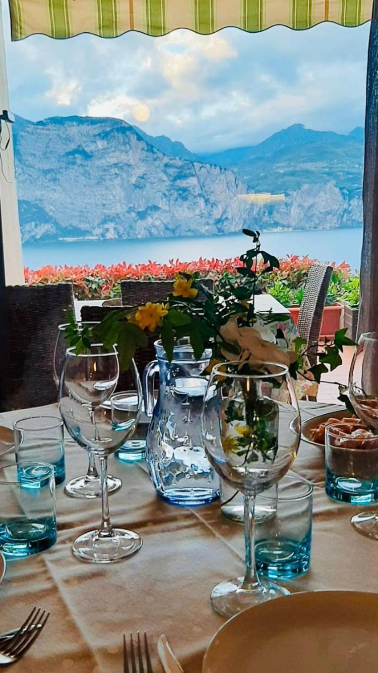 Appartamento Venzo Brenzone sul Garda Bagian luar foto